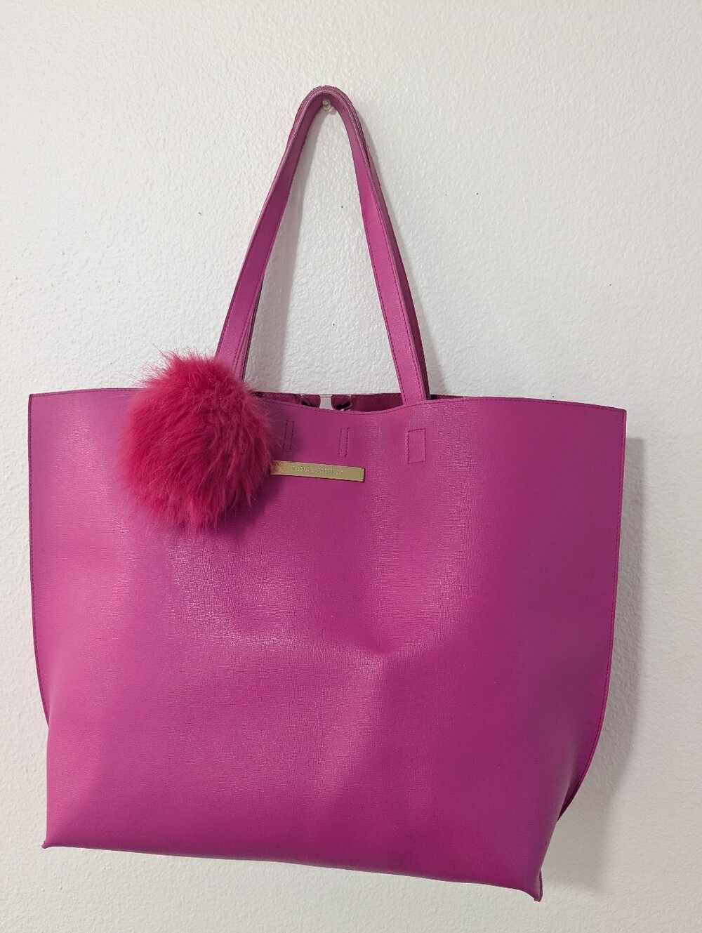 Vince Camuto fuchsia tote Bag
